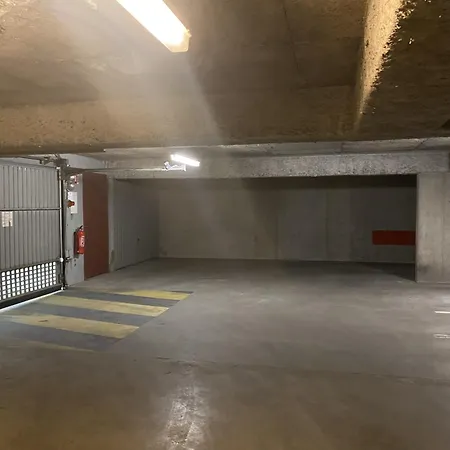 L'azalee - 106m2 Avec Balcons & Parking - Proche Hopitaux & Metro Lägenhet Lyon