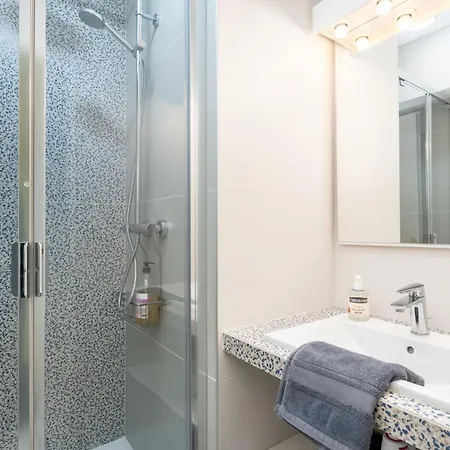 Διαμέρισμα L'azalee - 106m2 Avec Balcons & Parking - Proche Hopitaux & Metro